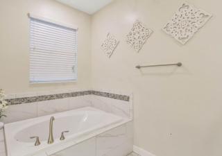 1562 OL - Luxe Retreat with Pool & Game Room - Davenport - 1