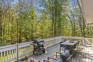 Catskill Retreat with Hot Tub and Fire Pit - Palenville - 8