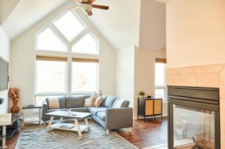 Lake Villa with Theatre and Game Room - Lake Harmony - 0