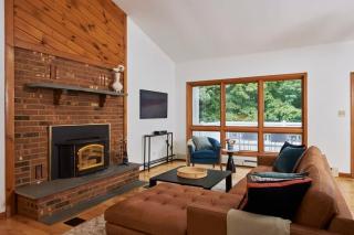 Catskill Retreat with Hot Tub and Fire Pit - Palenville - 3