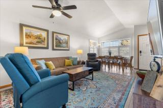 Blue Grass Bungalow - 0