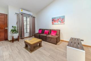 Modern American Style House - San Salvador - 8