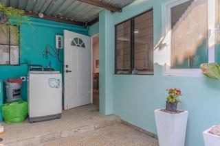 Modern American Style House - San Salvador - 1