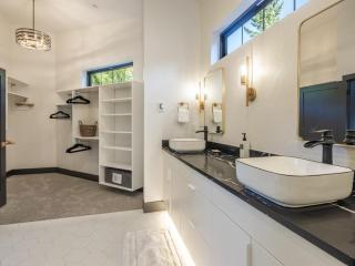 Suncadia 4 Bdrm Pet Friendly home with Hot tub and Game Room - 4