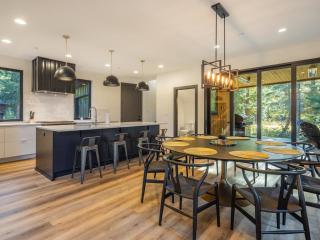 Suncadia 4 Bdrm Pet Friendly home with Hot tub and Game Room - 1