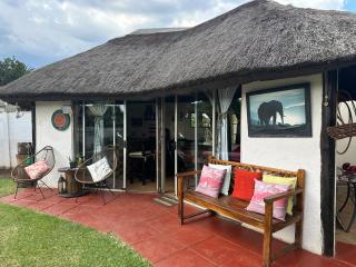 Terry’s Cozy cottage - Germiston - 9