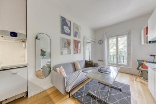 Le Colorado - Stade de France, Aéroport CDG, Metro 13 - 9