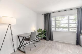 Serene Oasis - Sleeps 11 - Palm Waves Stays - 9