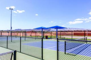 Red Mountain Retreat: Paradise Village #5 - 7