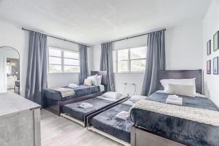 Ocean Whisper - Sleeps 11 - Palm Wave Stays - 5