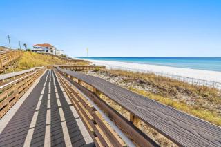 Sunny Gem with Pool Access Walk to Miramar Beach - Destin - 9