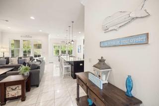 Sunny Gem with Pool Access Walk to Miramar Beach - Destin - 4