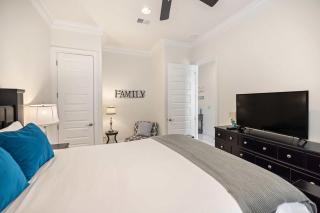 Sunny Gem with Pool Access Walk to Miramar Beach - Destin - 1