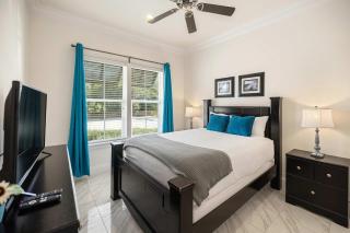 Sunny Gem with Pool Access Walk to Miramar Beach - Destin - 2