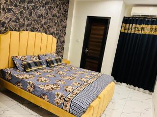 Luxury one bed apartment E-11 - Islamabad - 7
