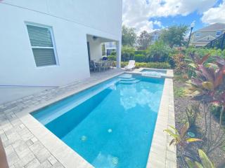 Elegant Family Home | Pool, Spa & Themed Rooms - 8