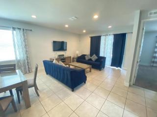Elegant Family Home | Pool, Spa & Themed Rooms - Orlando - 2