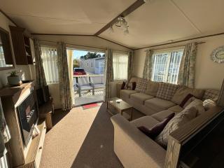 The Retreat 34, Central Heating, Pet friendly, WiFi - Golden Palm Resort - Meadow Lakes Caravan & Lodge Hire - Chapel Saint Leonards - 8