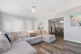 Escape to Raleigh Ave Glamour - Steps to the Beach - Atlantic City - 4