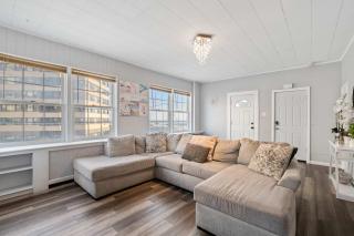 Escape to Raleigh Ave Glamour - Steps to the Beach - Atlantic City - 2