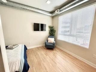 Urban Oasis Downtown Condo with Skywalk Access 5 - Des Moines - 0