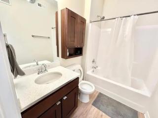 Urban Oasis Downtown Condo with Skywalk Access 5 - Des Moines - 7