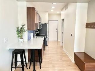 Urban Oasis Downtown Condo with Skywalk Access 5 - Des Moines - 4
