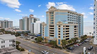 Oceanfront 1BR at Holiday Sands, Stunning Views! - Myrtle Beach - 8