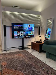 Middle of Frankfurt - High Tech Business Studio - Move-in - Ideal for Single Business Person - Frankfurt am Main - 2
