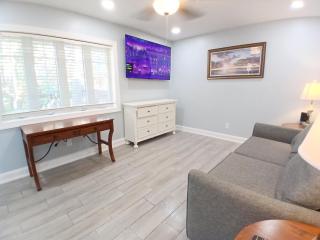 Mahi - New Renovation On Gulf Access Canal 1.3 Mile 2 Beach - Bonita Springs - 8