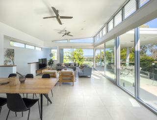 Stunning Views, Private Pool Near Hastings St - 5