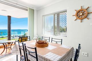 Bayview Towers 6, 15 Victoria Pde - stunning water views - Nelson Bay - 8