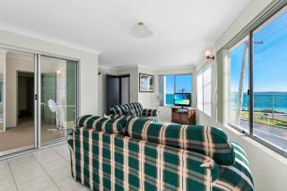 Bayview Towers 6, 15 Victoria Pde - stunning water views - Nelson Bay - 3