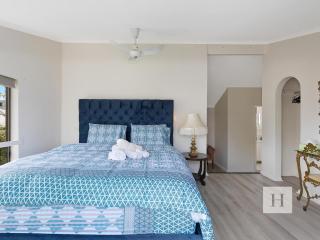 Paradise Palms - Mannering Park - 7