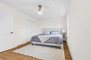 Modern 4 Bed in Quail Hollow - Charlotte - 1