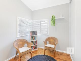 The Lakehouse - Mannering Park - 3