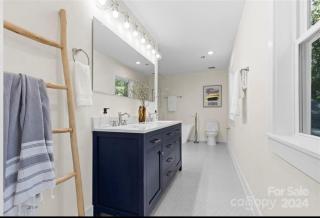 Modern 4 Bed in Quail Hollow - Charlotte - 5