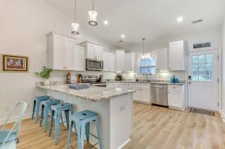 Serene Oak Island Home with Private Saltwater Pool! - Oak Island - 2