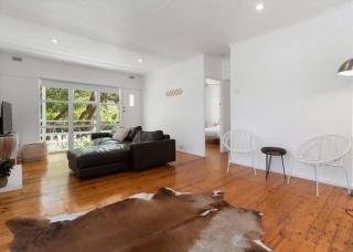 Beach House by the Bay - Rye - 8