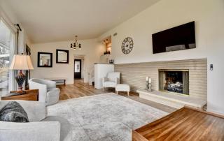 Golf Course Retreat - Home on 10th Newly Renovated - Millersburg - 0