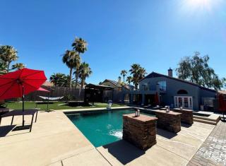 BlueWaterFalls 5Bedrooms 8Beds 10mins from The Strip - 0