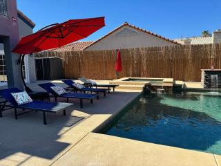 BlueWaterFalls 5Bedrooms 8Beds 10mins from The Strip - 2