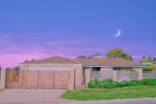5BR Serene Retreat - Park & Poolside - Perth - 0