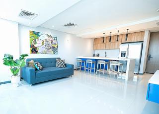 Blue Garden Urban Skyline Suite - 9