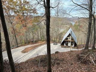 Cherokee Cabin-Cave Run Lake and Cliff Views-Red River Gorge - 2