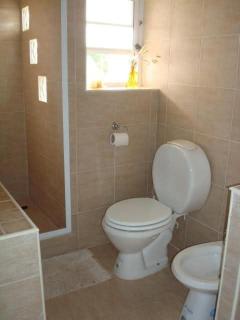 Casa tipo Dúplex en zona Golf de Pinamar, a 4 cuadras de la playa - Unidad B, De los Pingüinos y Sirenas - Pinamar - 2