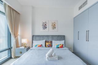 Scenic lake view 2BR near metro in Cluster A, JLT - Allsopp&Allsopp - Dubai - 1