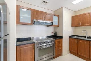 Scenic lake view 2BR near metro in Cluster A, JLT - Allsopp&Allsopp - 5