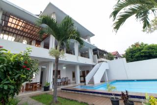 Family Only Villa Swim with Stunning City Views - De Reiz Padmanaba Syariah 4BR - Bandung - 0
