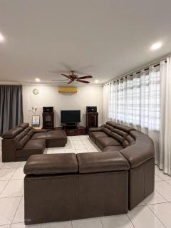 Destiny Guesthouse Kuching Near Airport 4pm checkout - Kuching - 4